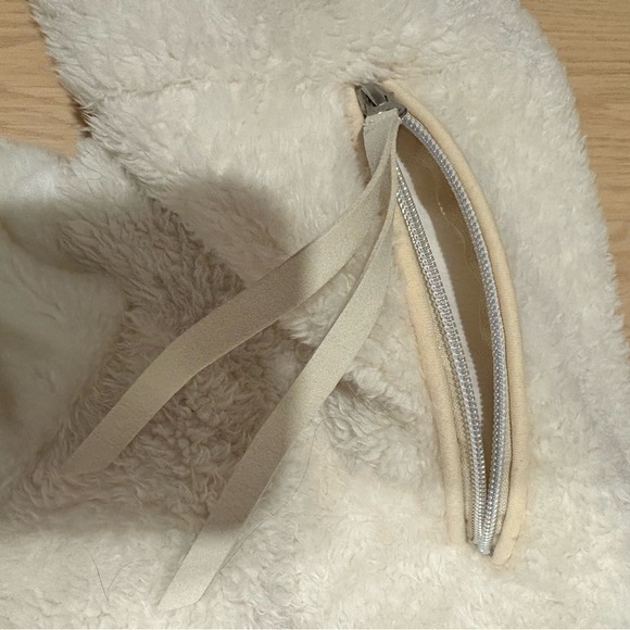 UGG sherpa + faux-shearling zip-up sweater/jacket in a cream/ivory colo - Picture 16 of 16